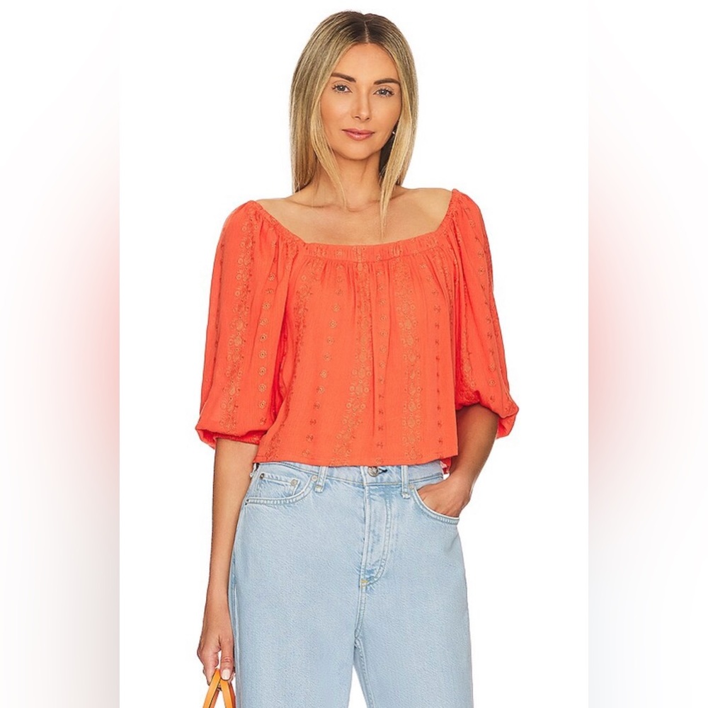 Steve Madden Embroidered On or Off Shoulder Top - Picture 1 of 7